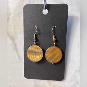 Brown shell earrings
